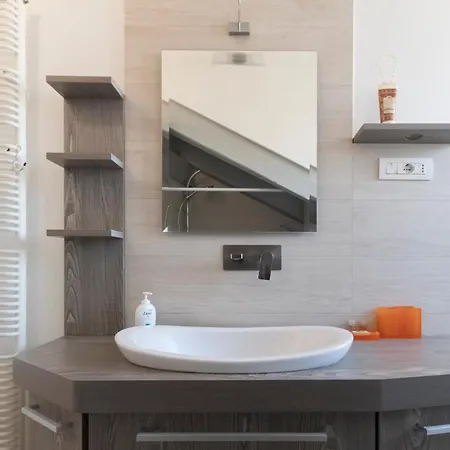 Mansarda Cola ミラノ