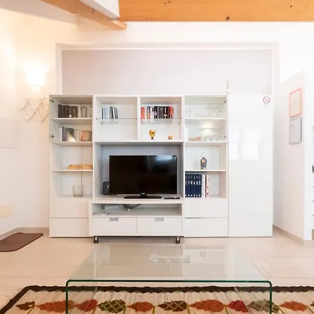 アパート Mansarda Cola *