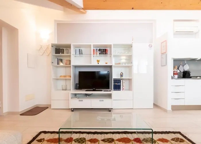 Apartament Mansarda Cola *
