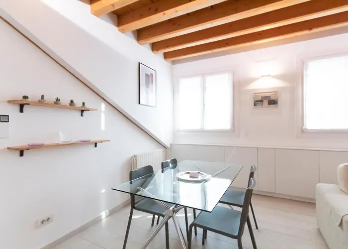 Apartament Mansarda Cola