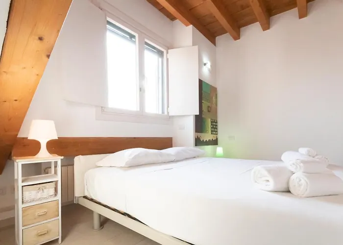 Apartament Mansarda Cola Mediolan